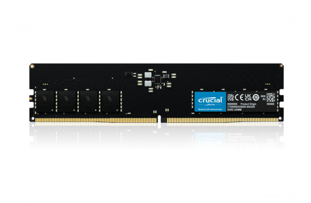 CUDIMM 제품에는 향상된 클럭 드라이버(CKD, Clock Driver) 기술이 적용됐다. 메모리 모듈 내부에 클럭 드라이버를 별도로 탑재해 신호 품질을 높이고 CPU와 메모리 간 데이터 전송 타이밍을 정확하게 유지하도록 돕는다. 이를 통해 고속 연산, 실시간 데이터 처리, 게이밍, AI 학습 등 다양한 고부하 작업 환경에서도 안정적인 성능을 유지하며, 장시간 고부가 지속하는 AI 연산, 영상 렌더링, 금융 분석, 고사양 게임 등의 작업에도 유리하다